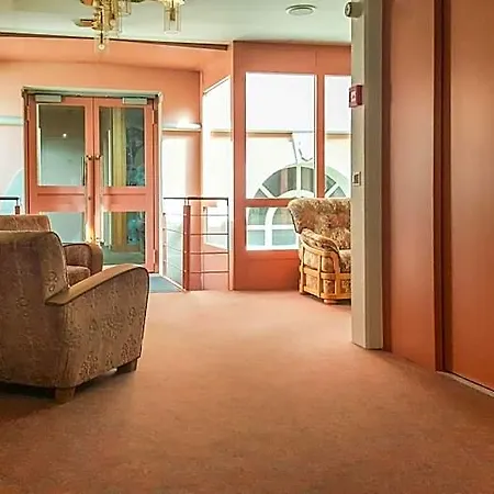 Les Berges Hotel *