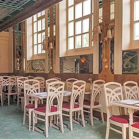 Les Berges Hotel